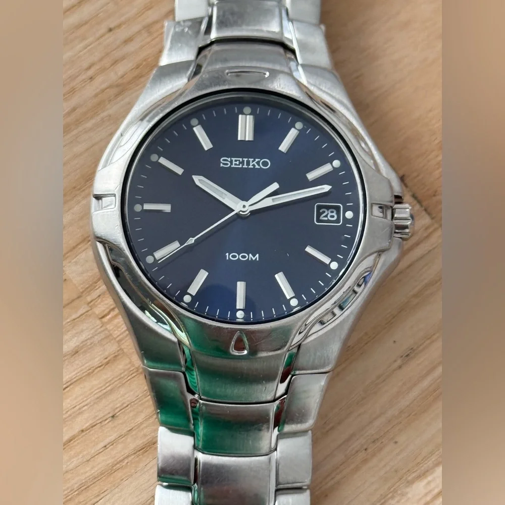 Seiko Vintage Men’s Watch Blue Dial Stainless Steel Bracelet Case Date Window
